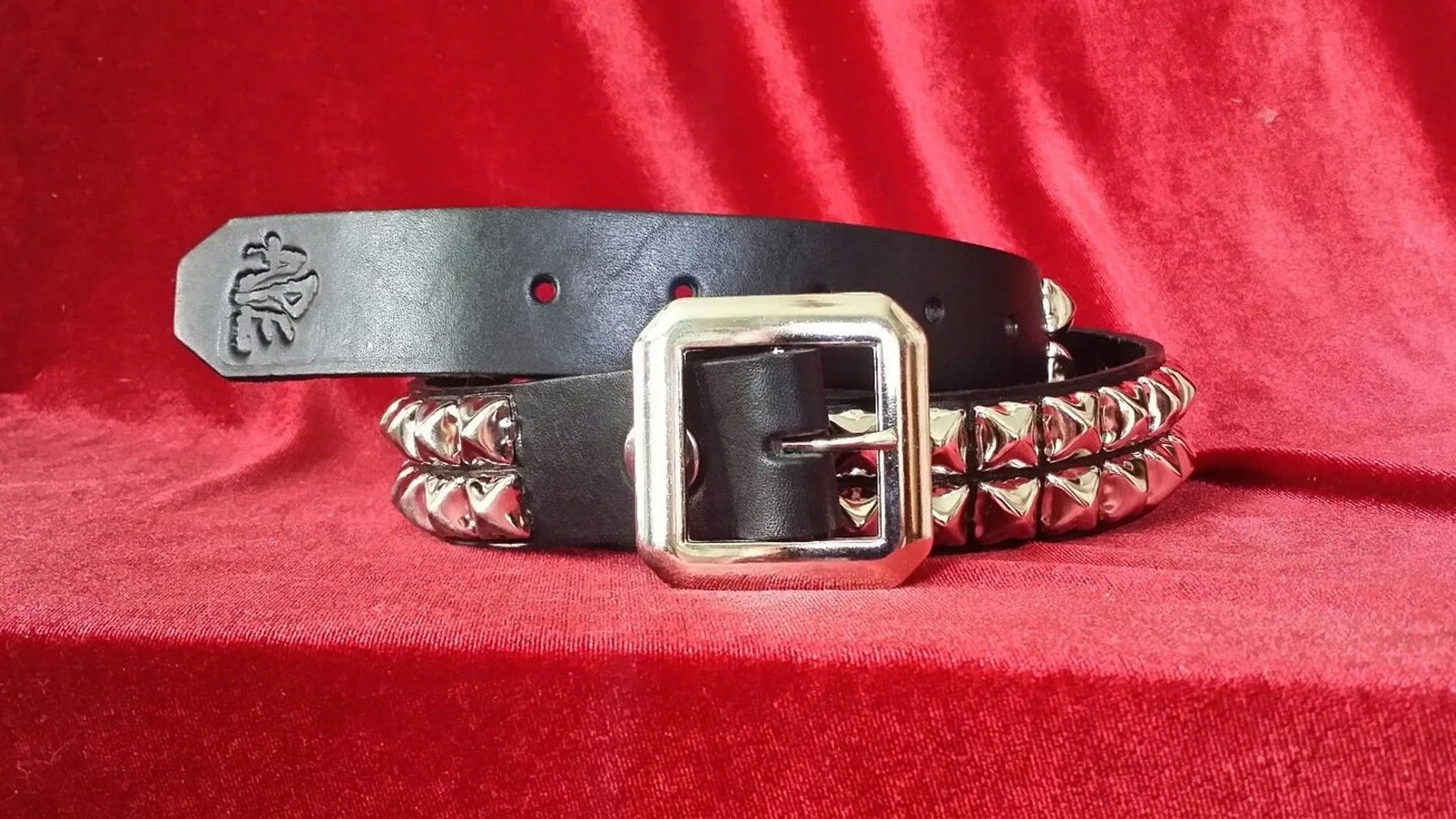 2 Row Pyramid spike belt