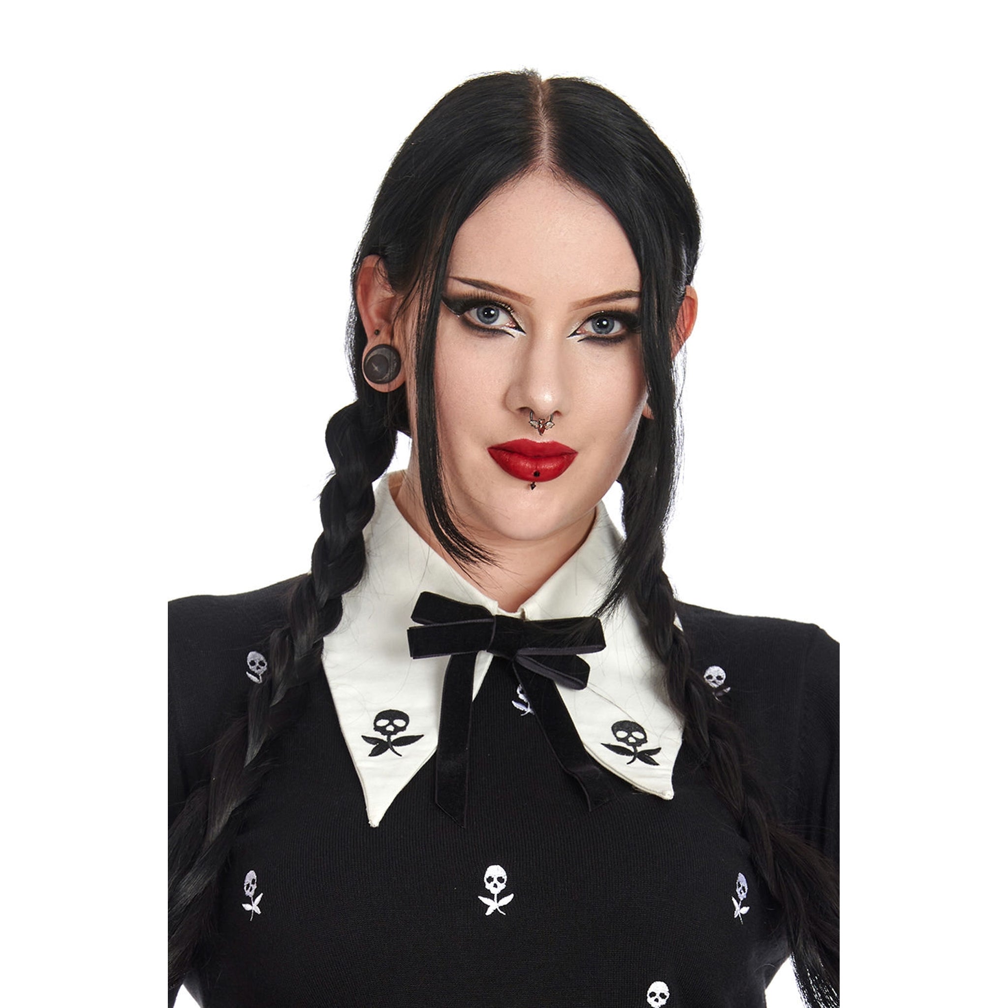 Embroidered Collar