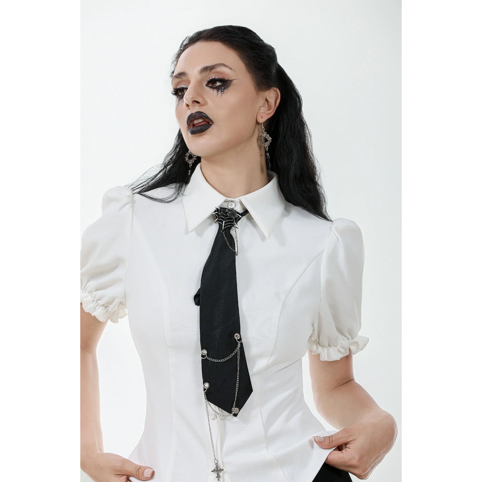 Webbed Chain Tie