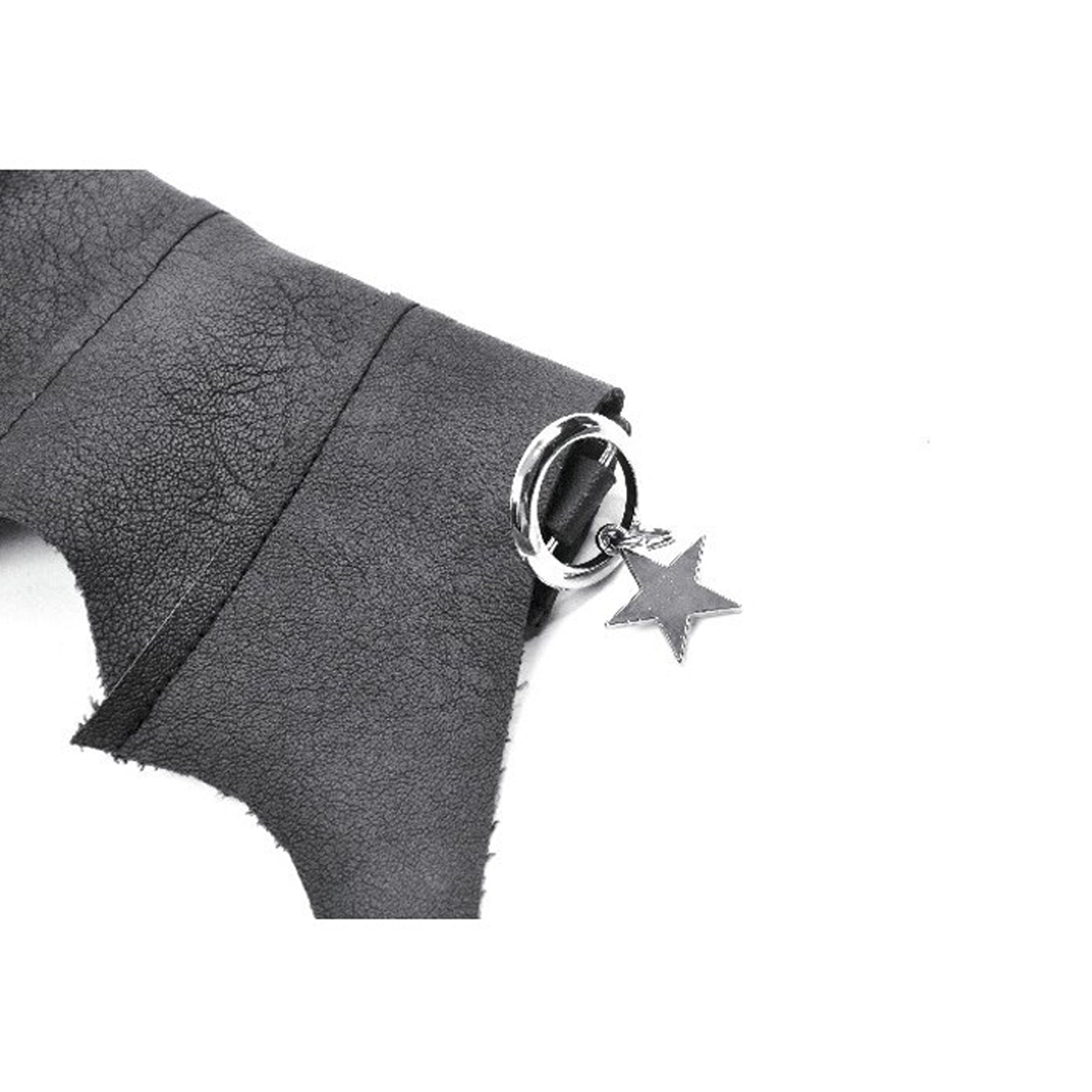 Bat Wing Collar