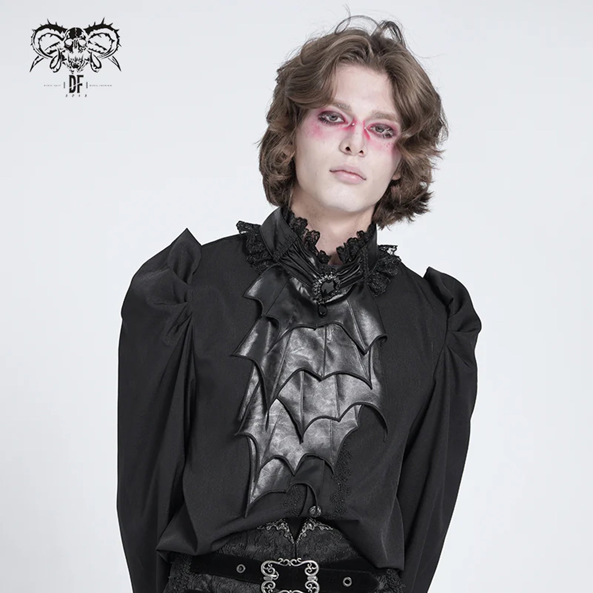 Bat Wing Layered Ascot