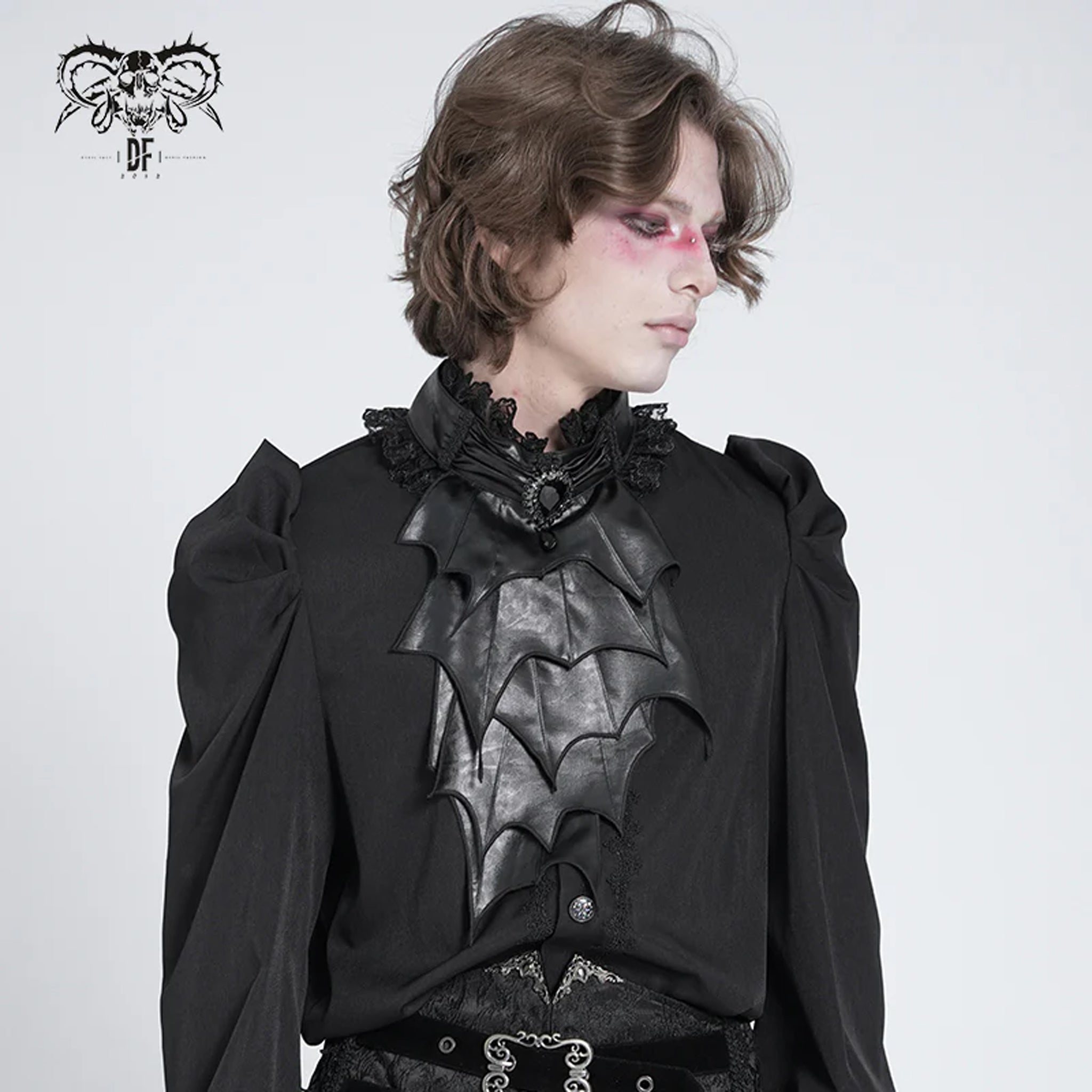 Bat Wing Layered Ascot