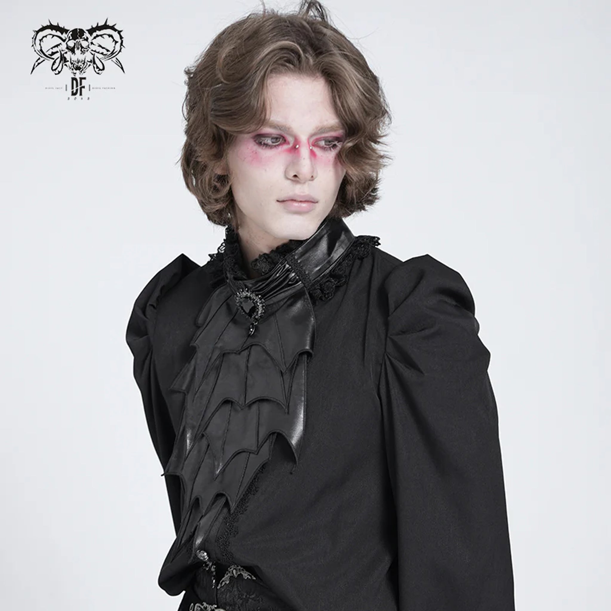 Bat Wing Layered Ascot